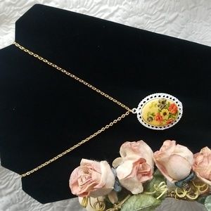 Vintage 60s White Enamel Heart Cut-Out Cameo Acrylic Floral Pendant Necklace